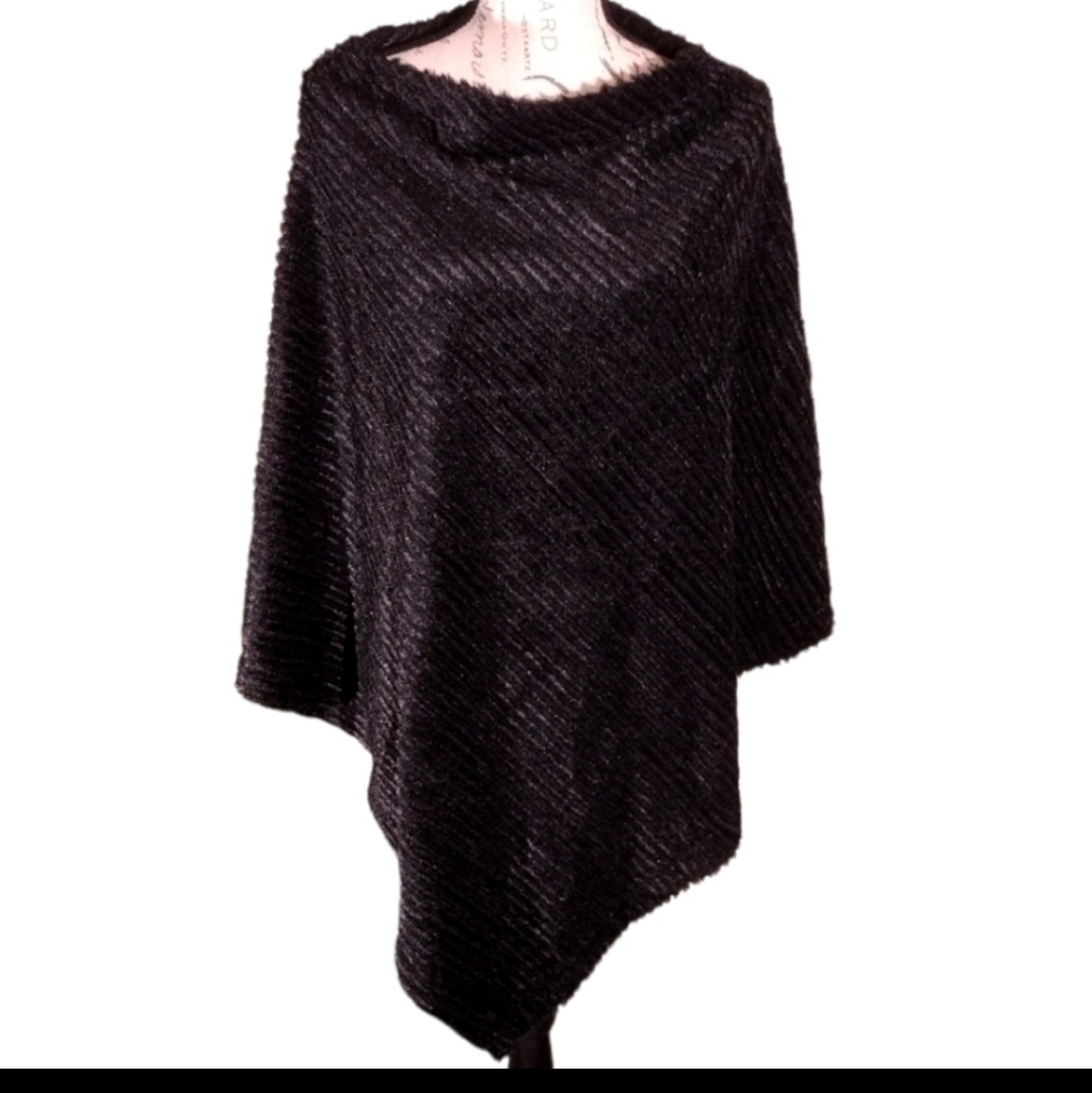 Faux Fur Poncho NWOT